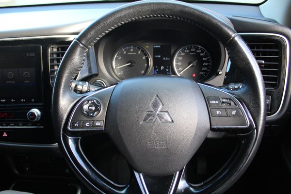 2020 Mitsubishi Outlander LS 2.4 4WD Auto Carousel 14