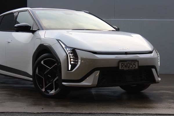 2026 Kia EV4 GT-Line 2WD LR Carousel 6