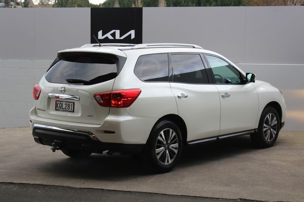 2017 Nissan Pathfinder ST-L 3.5 4WD Auto Carousel 2
