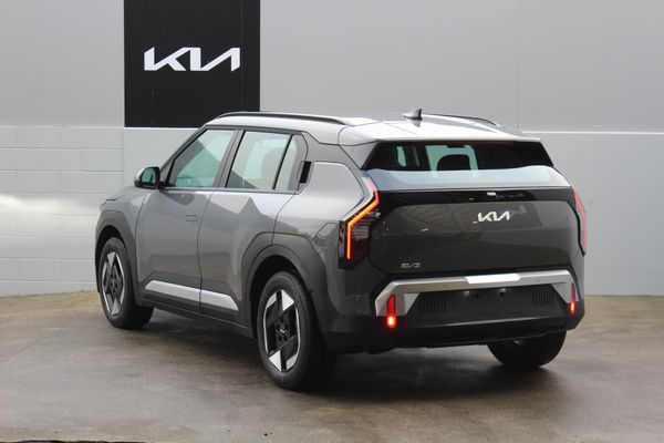 2026 Kia EV3 Light Long Range 2WD 81KWH Carousel 4