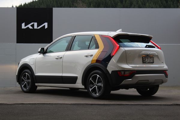 2023 Kia Niro PHEV Light 1.6L Carousel 5