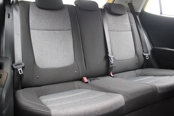 2022 Kia Stonic LX 1.4P Carousel 17