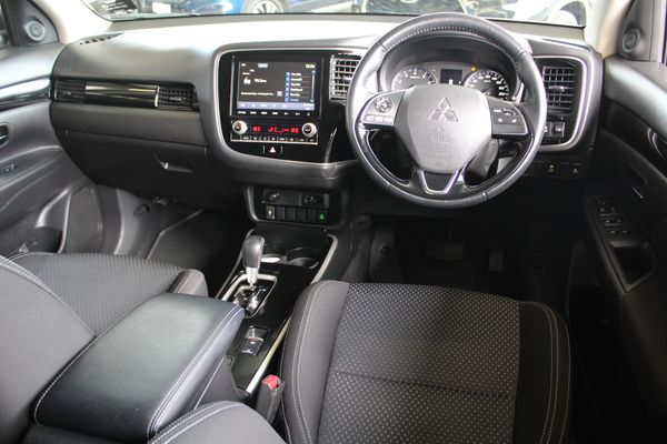 2021 Mitsubishi Outlander LS 2.4 2WD 7-SEAT Carousel 7