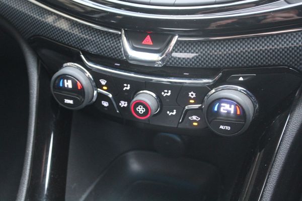 2013 Holden Commodore VF SV6 Carousel 15