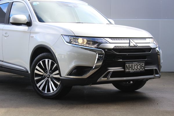 2021 Mitsubishi Outlander LS 2.4 2WD 7-SEAT Carousel 6