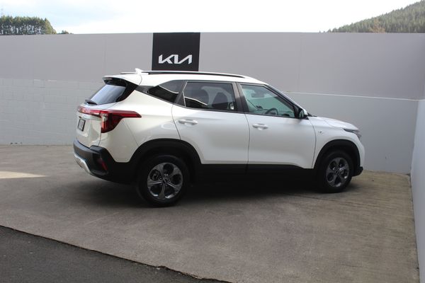 2024 Kia Seltos LX 2.0 Auto Carousel 1