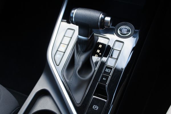 2023 Kia Niro PHEV Light 1.6L Carousel 15