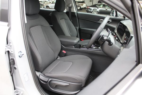 2026 Kia Sportage HYBRID HEV Light 1.6 Turbo AWD Carousel 9