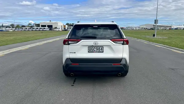 Toyota rav4 2023 Carousel 3