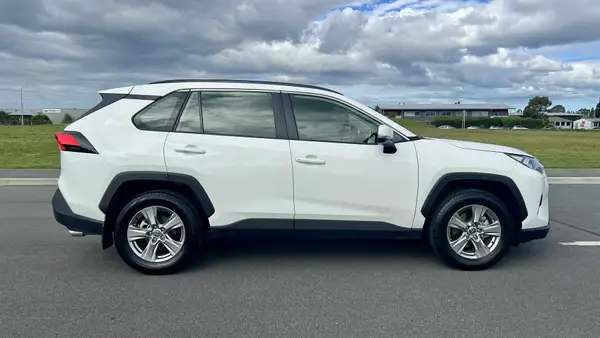 Toyota rav4 2023 Carousel 5