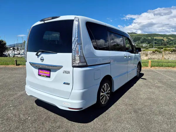 2015 Nissan Serena Highway Star S-HYBRID Carousel 4