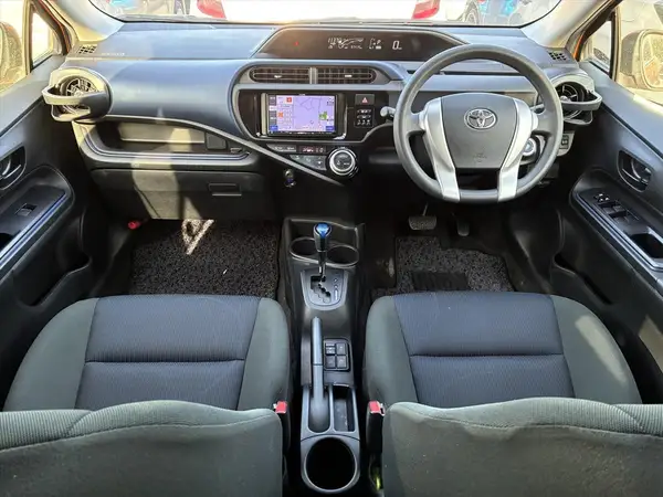 2015 Toyota AQUA S Carousel 9
