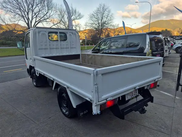 1997 Nissan Atlas 2.5D - Flatdeck - 3seater Carousel 6