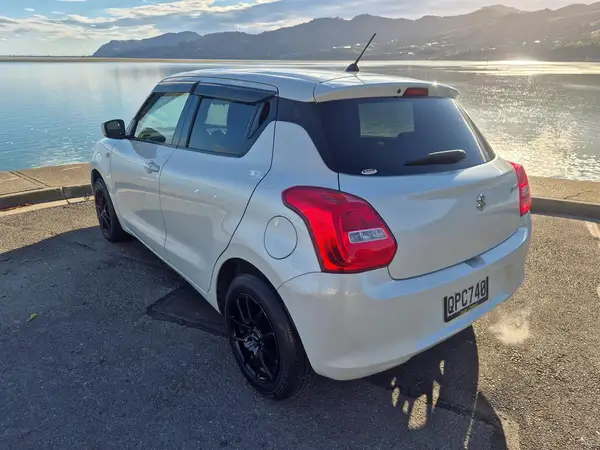 2017 Suzuki Swift Carousel 3