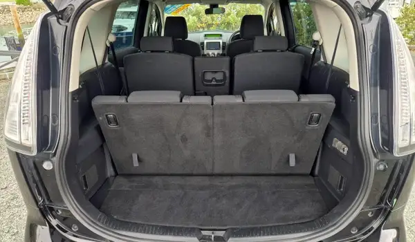 2008 Mazda Premacy Carousel 3