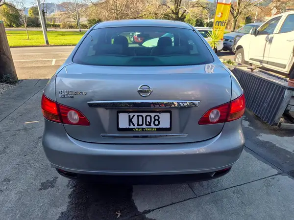 2006 Nissan Bluebird SYLPHY Carousel 7