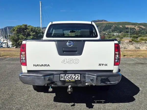 2013 Nissan Navara D/C 2.5D 4WD ST-X AT Carousel 6