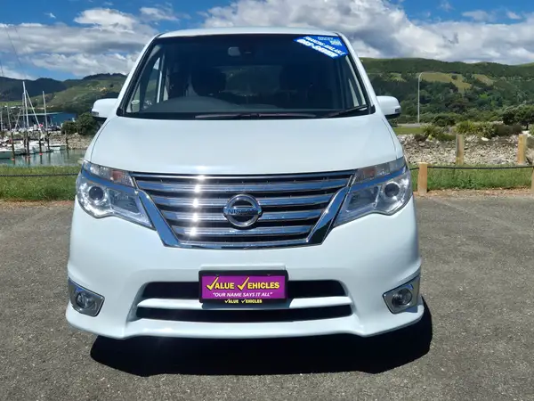 2015 Nissan Serena Highway Star S-HYBRID Carousel 1