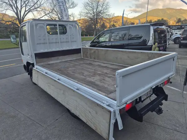 1997 Nissan Atlas 2.5D - Flatdeck - 3seater Carousel 7
