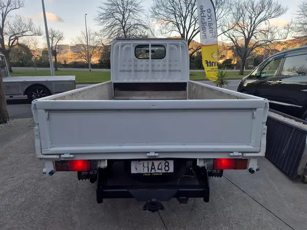 1997 Nissan Atlas 2.5D - Flatdeck - 3seater Carousel 4