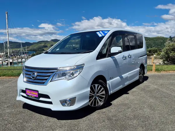 2015 Nissan Serena Highway Star S-HYBRID Carousel 3