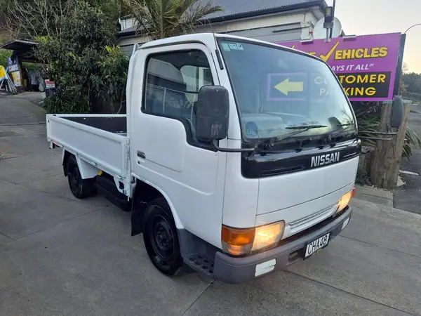 1997 Nissan Atlas 2.5D - Flatdeck - 3seater Carousel 2