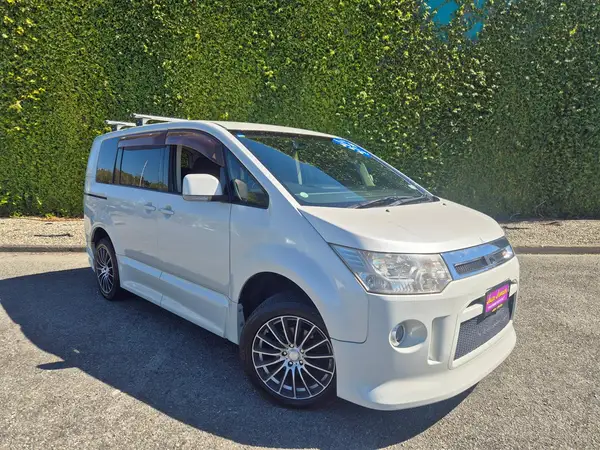 2008 Mitsubishi Delica D5 4x4 Roadest Package Carousel 9