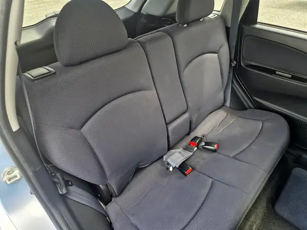 2005 Mitsubishi COLT PLUS Carousel 1