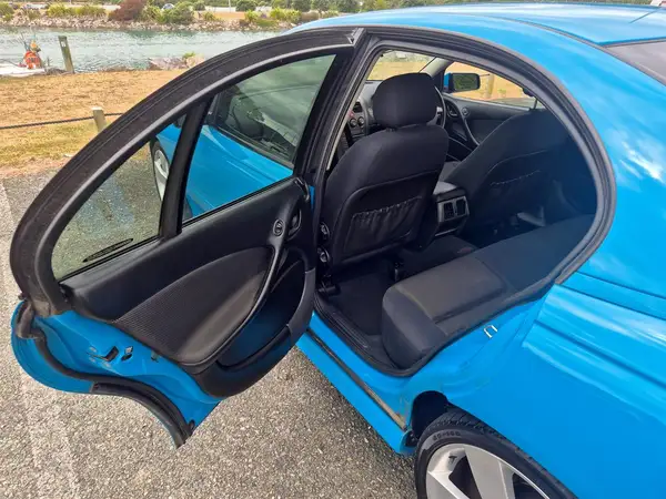 2005 Holden Commodore SV6 Carousel 1
