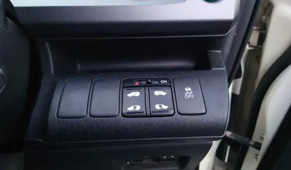 2012 Honda Step Wagon Spada Z HDD Navi Edition Carousel 4