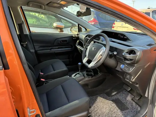 2015 Toyota AQUA S Carousel 5