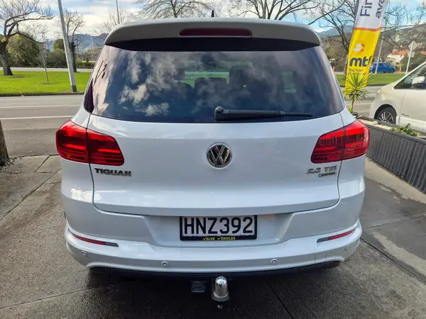 2014 Volkswagen Tiguan TSI132KW 2.0P4WD7A Carousel 6