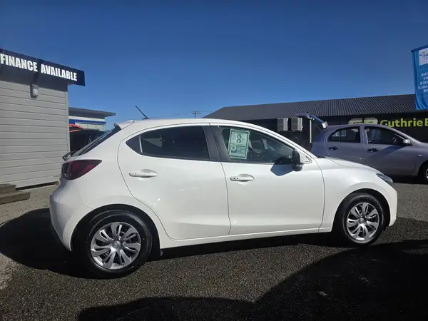2015 Mazda DEMIO 13S URBAN Carousel 6