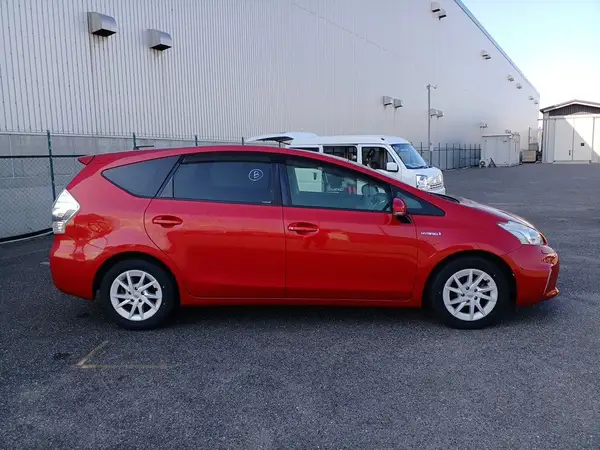 2013 Toyota Prius ALPHA G 7 SEATER Carousel 8