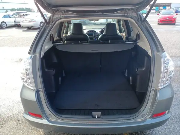 2012 Honda Fit SHUTTLE HYBRID Carousel 9
