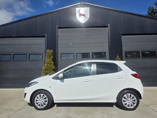 2014 Mazda DEMIO SKY ACTIVE 1.3 AUTO Carousel 6