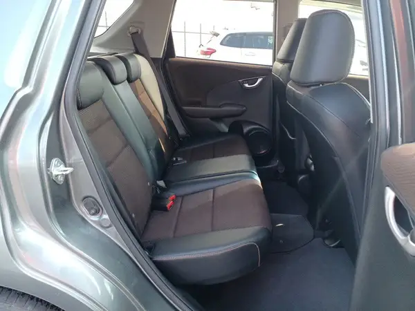 2012 Honda Fit SHUTTLE HYBRID Carousel 7
