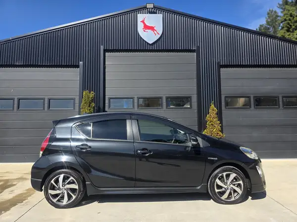 2016 Toyota Aqua URBAN-X SPEC, LEATHER, APPLE-ANDROID Carousel 2