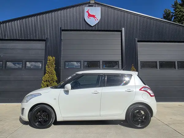 2016 Suzuki SWIFT XG WITH WHEEL UPGRADE! Carousel 3