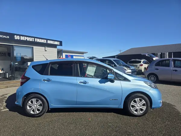 2017 Nissan NOTE NOTE E HYBRID 360 DEGREE CAMERAS Carousel 1