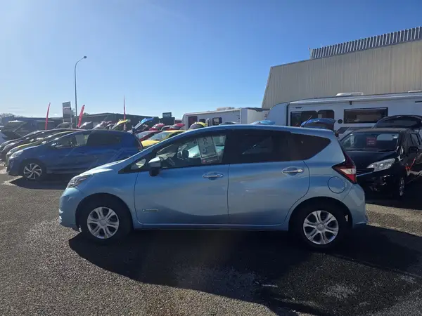 2017 Nissan NOTE NOTE E HYBRID 360 DEGREE CAMERAS Carousel 3