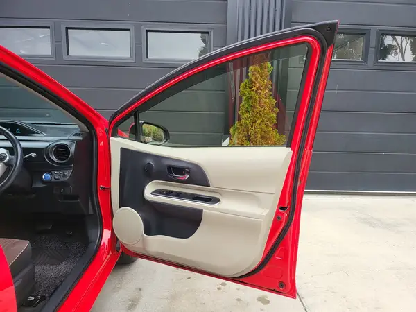 2013 Toyota AQUA G SPEC HYBRID Carousel 2