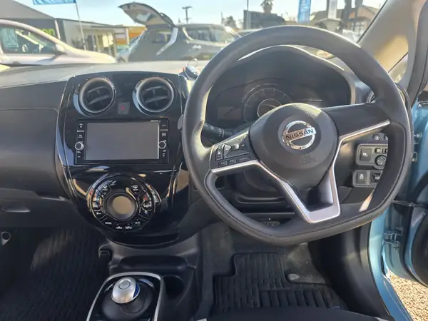 2017 Nissan NOTE NOTE E HYBRID 360 DEGREE CAMERAS Carousel 6