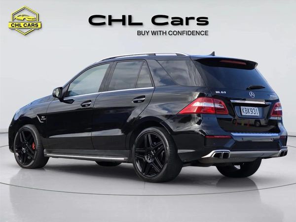 2015 Mercedes-Benz ML 63 V8 Bi-Turbo AMG 5.5L 4MATIC Carousel 1