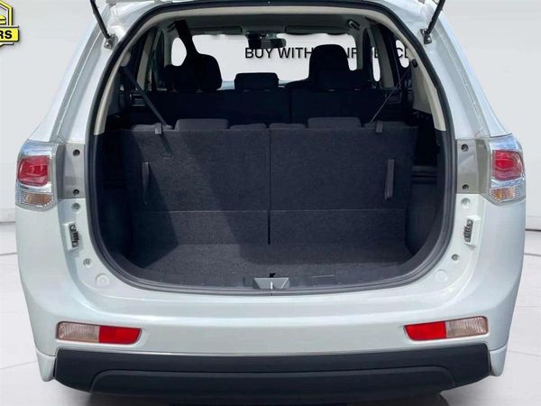2012 Mitsubishi Outlander 24G 4wd 7-Seater !! Radar Cruise Carousel 12