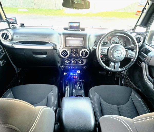 2018 Jeep Wrangler Unlimited Sahara 4x4 !! Cruise Control Carousel 8