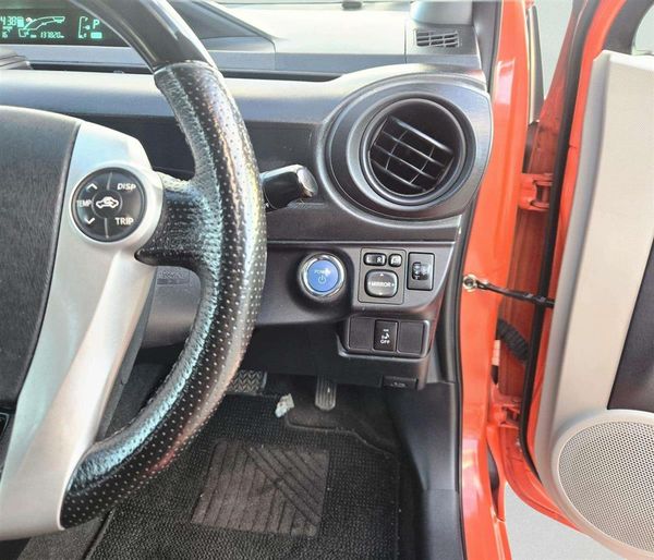 2013 Toyota Aqua HYBRID S Push Start Button Carousel 7