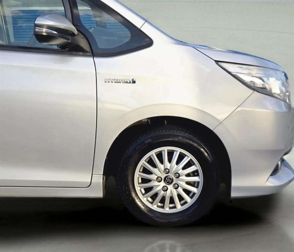 2014 Toyota Noah HYBRID G -7 seater !! DUAL POWER DOORS Carousel 5