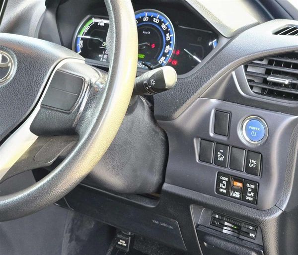 2014 Toyota Noah HYBRID G -7 seater !! DUAL POWER DOORS Carousel 12