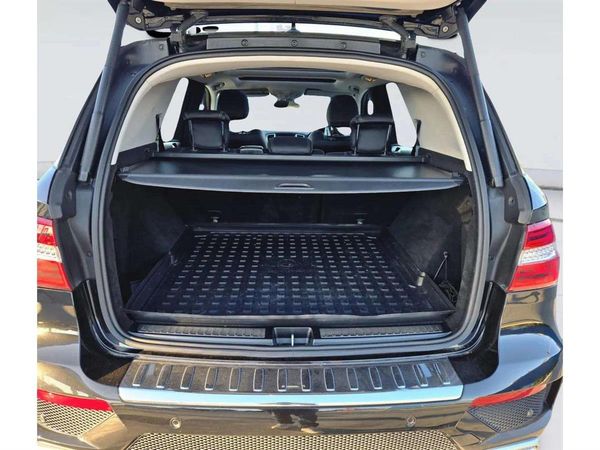 2015 Mercedes-Benz ML 63 V8 Bi-Turbo AMG 5.5L 4MATIC Carousel 11